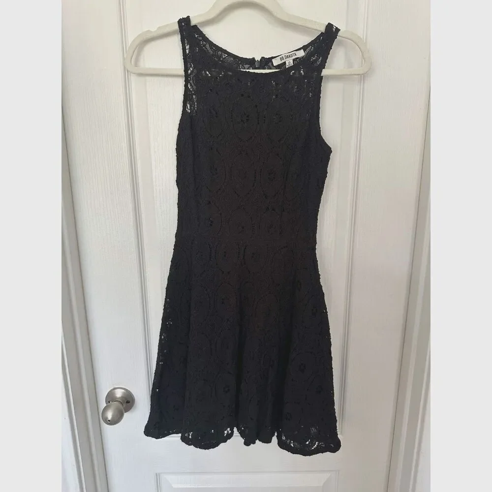 BB Dakota Black Lace Fit & Flare Lace Dress Size 0 Sleeveless Cocktail Romantic - Picture 2 of 8